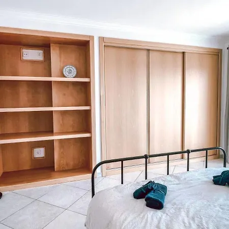 Peniche Master Bedroom With Sea View Balcony, Private Bathroom, Shared Kitchen, Swimming Pool, Surfing * 阿通奎亚·达·巴利亚