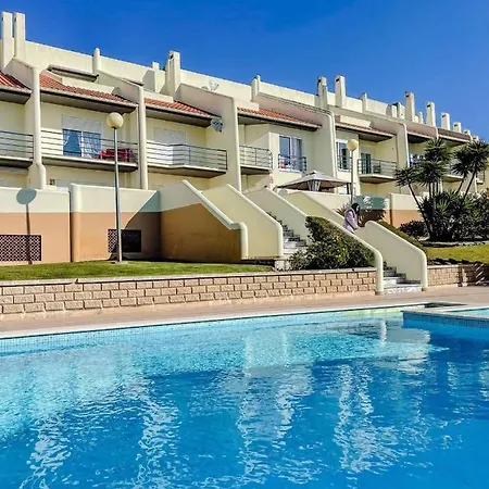 Peniche Master Bedroom With Sea View Balcony, Private Bathroom, Shared Kitchen, Swimming Pool, Surfing Homestay *