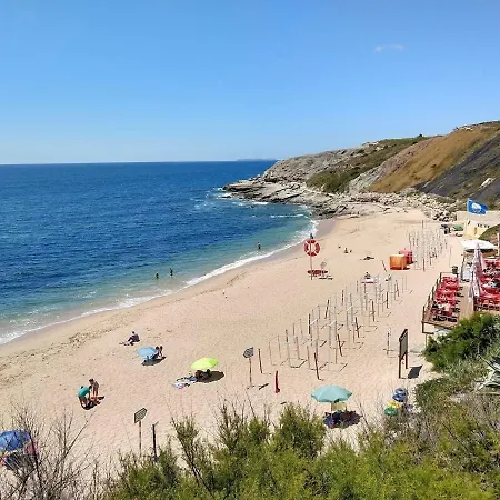 Rum i privatbostad Peniche Master Bedroom With Sea View Balcony, Private Bathroom, Shared Kitchen, Swimming Pool, Surfing *