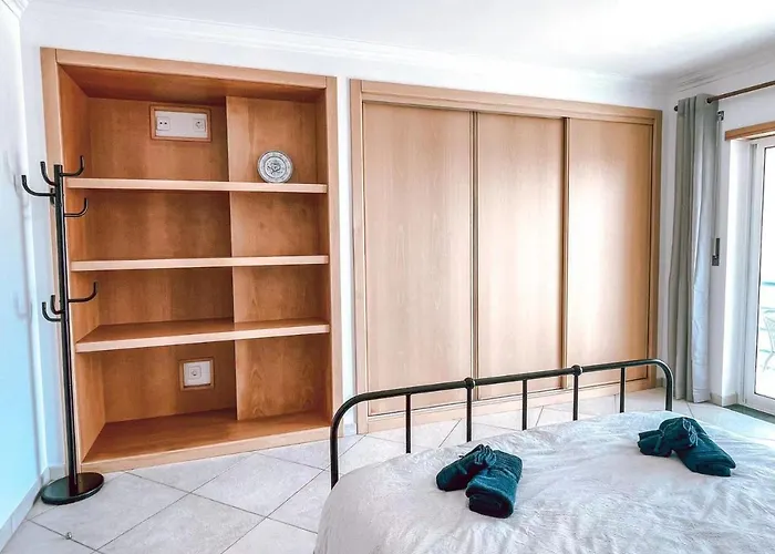 Peniche Master Bedroom With Sea View Balcony, Private Bathroom, Shared Kitchen, Swimming Pool, Surfing * Atouguia Da Baleia